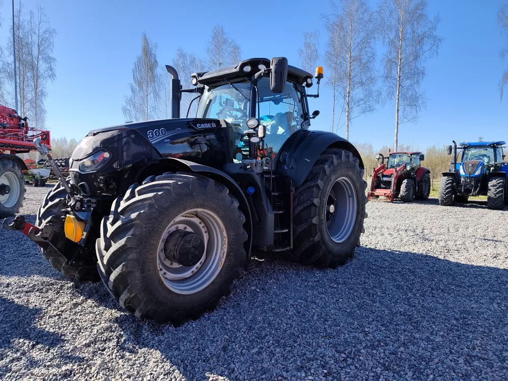 2017 Case IH Optum 300 CVX Black edition