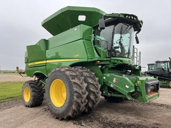 2021 John Deere S790