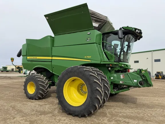 2022 John Deere S790