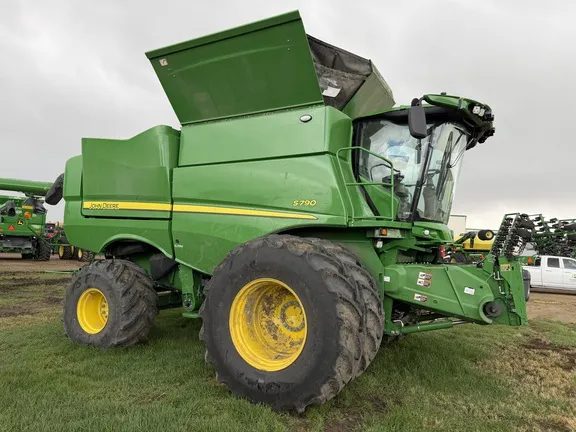 2024 John Deere S790