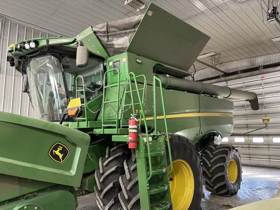 2023 John Deere S780