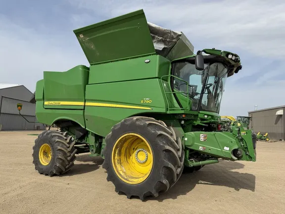 2024 John Deere S790
