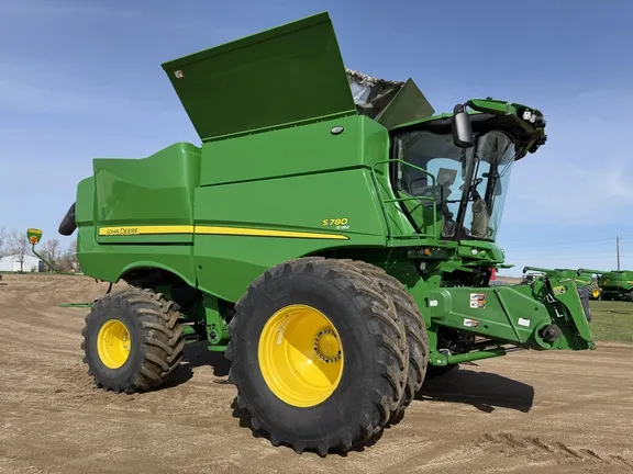 2023 John Deere S780