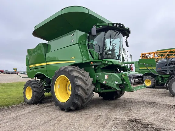 2022 John Deere S780