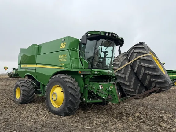 2023 John Deere S780