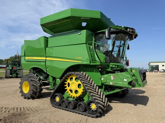 2023 John Deere S790