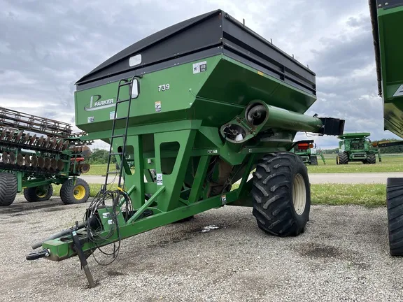 2010 Parker 739