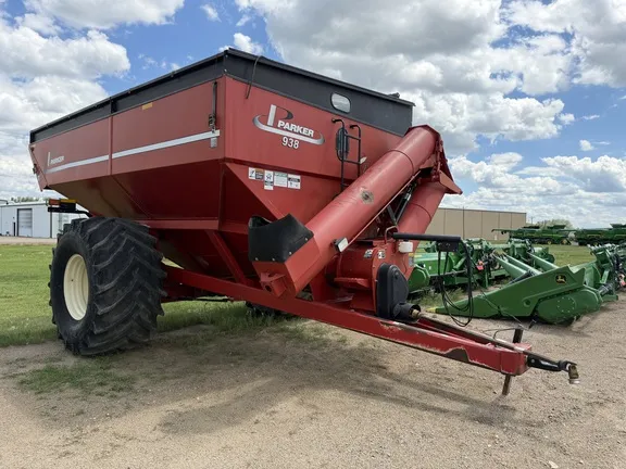 2005 Parker 938