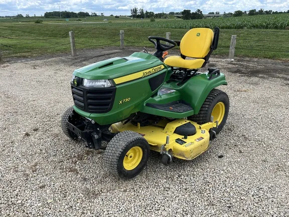 2016 John Deere X730