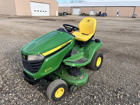 2022 John Deere X370