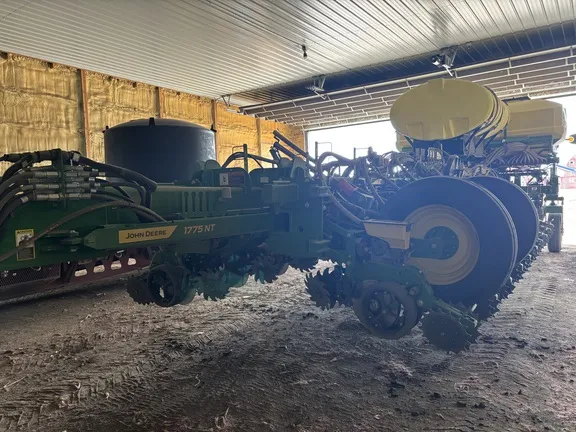 2022 John Deere 1775NT