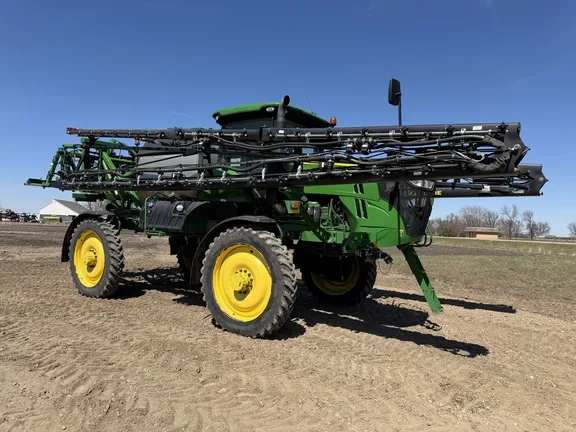 2021 John Deere R4044