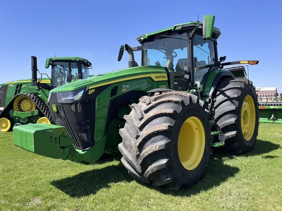 2020 John Deere 8R 410