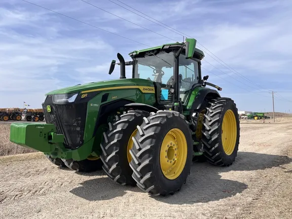 2025 John Deere 8R 340
