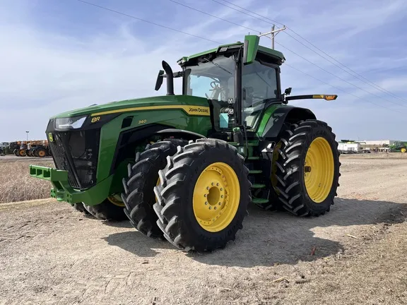 2025 John Deere 8R 340