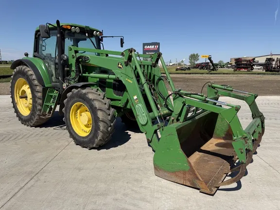 2011 John Deere 7330