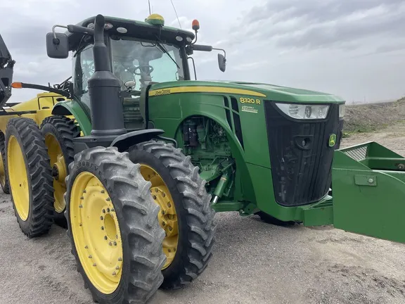 2014 John Deere 8320R