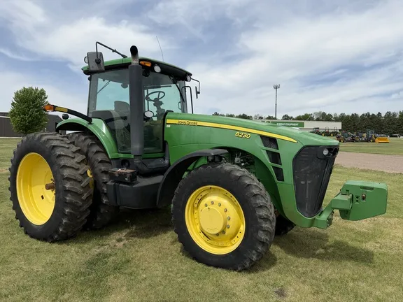 2008 John Deere 8230