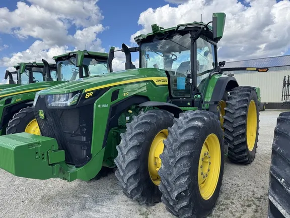 2023 John Deere 8R 370