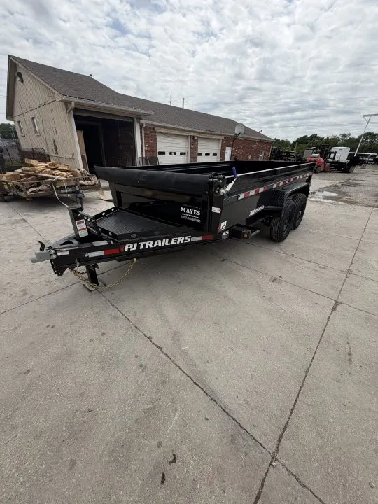 2027 PJ Trailers DL142