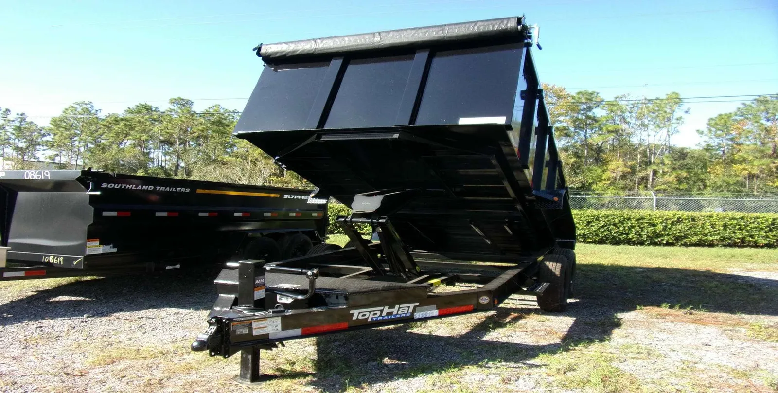 2025 Top Hat D82-14T7-48S