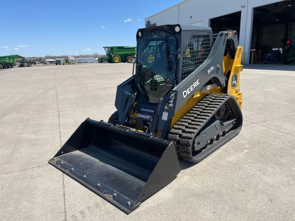 2023 John Deere 317G