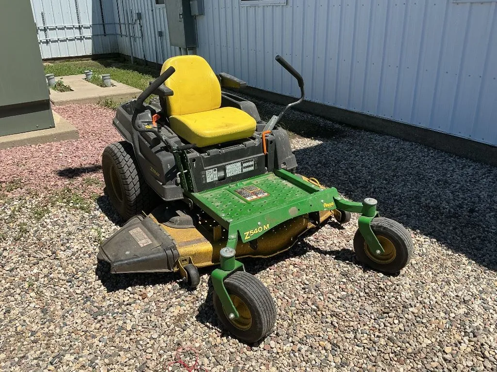 2016 John Deere Z540M