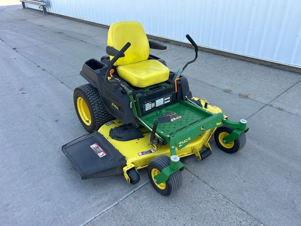 2016 John Deere Z540R