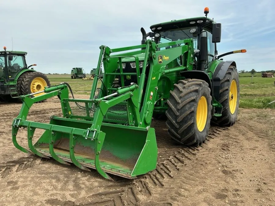 2018 John Deere 7210R