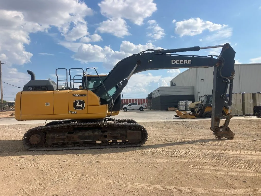 2022 John Deere 210GLC