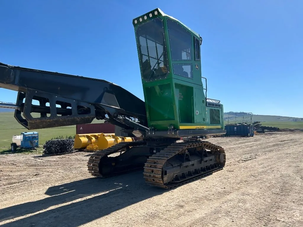 2022 John Deere 2156G