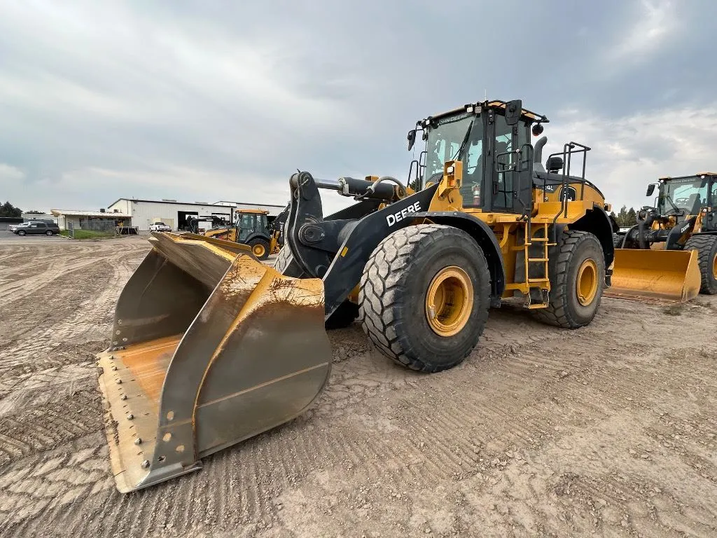 2022 John Deere 824L