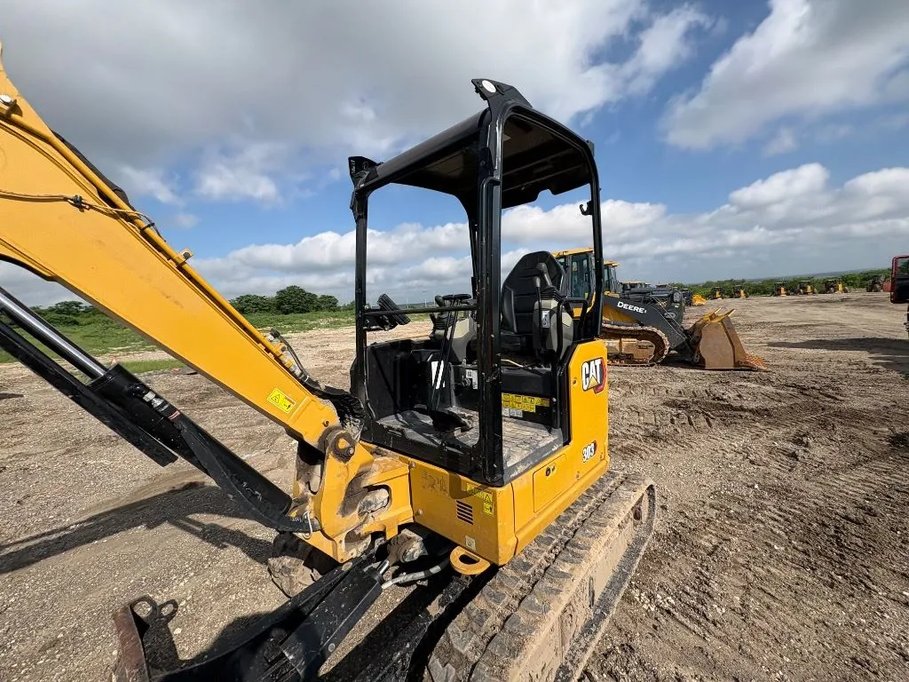2023 Cat 303
