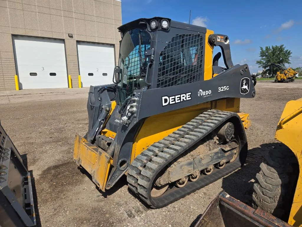 2023 John Deere 325G