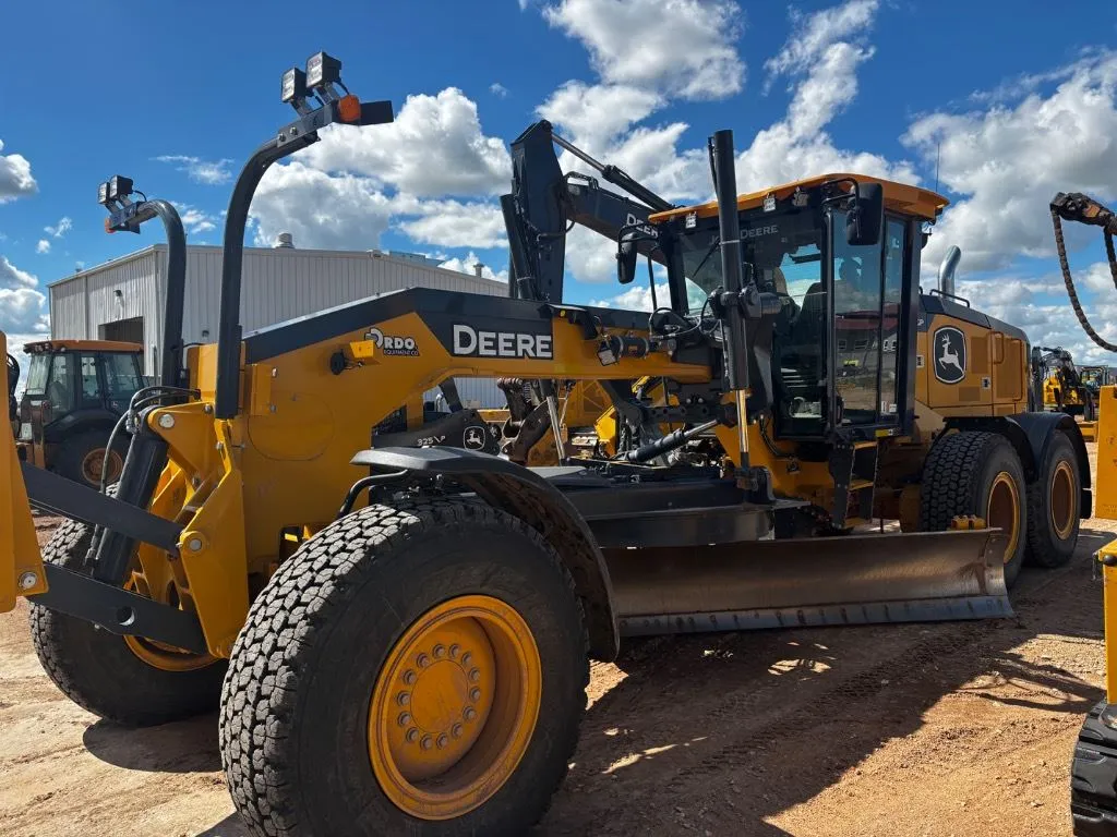 2023 John Deere 872G
