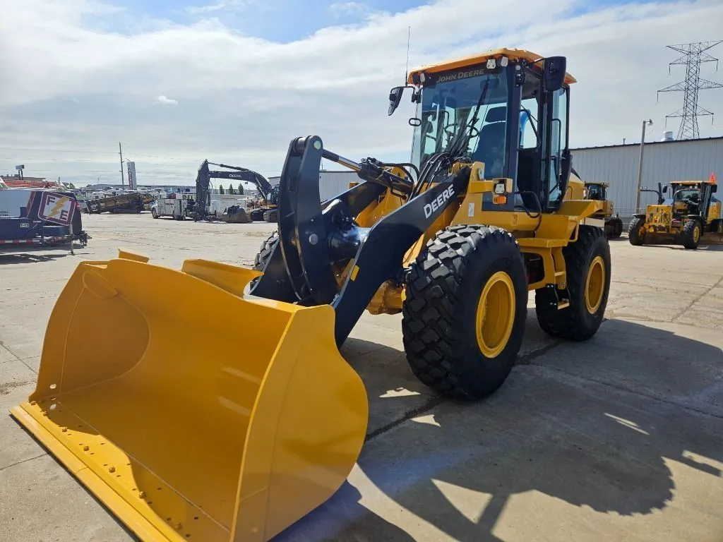 2024 John Deere 444P