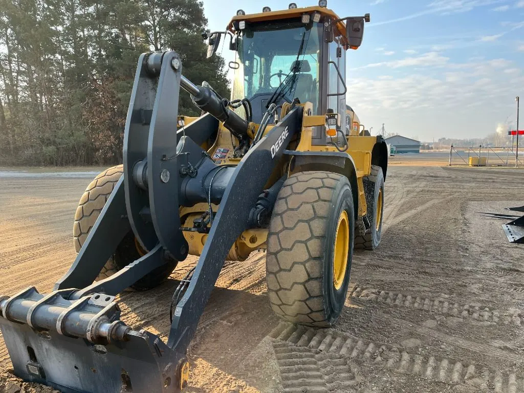 2024 John Deere 624P