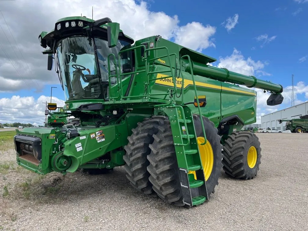 2025 John Deere S7 900