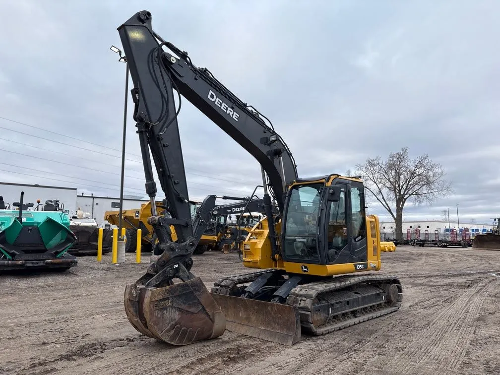2022 John Deere 135G