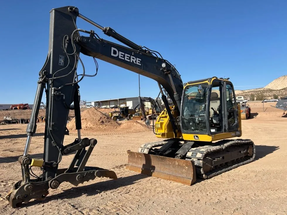 2020 John Deere 135G