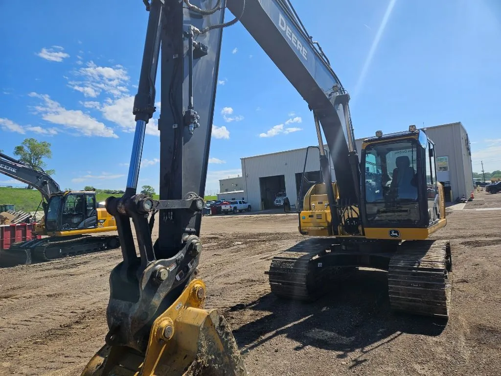2022 John Deere 160GLC