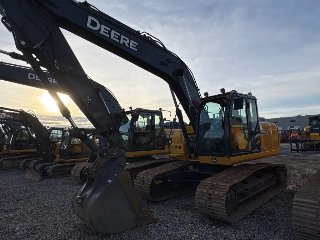 2022 John Deere 200G