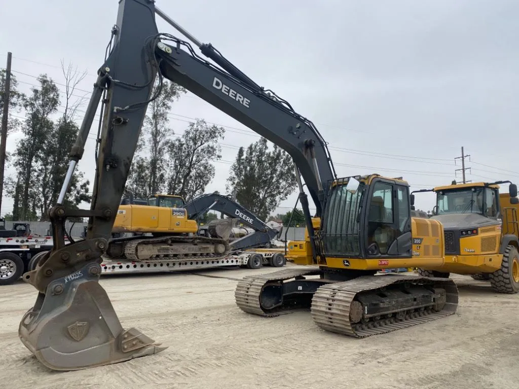 2023 John Deere 200G