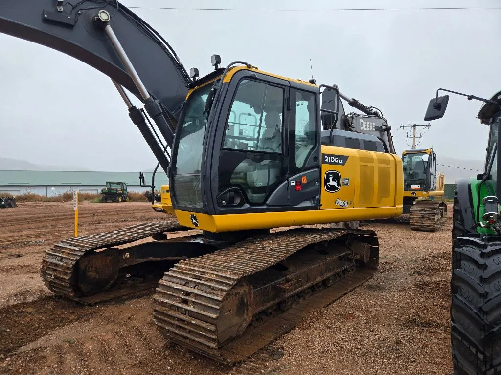 2022 John Deere 210GLC