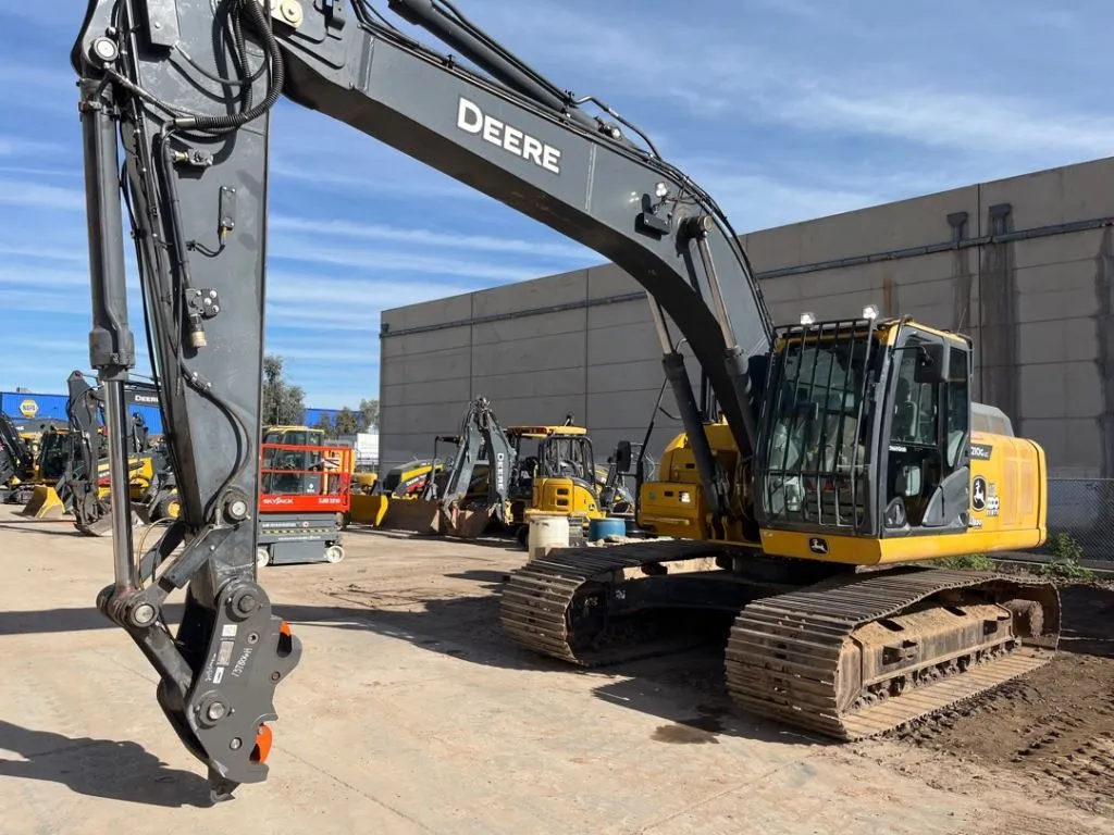 2021 John Deere 210GLC