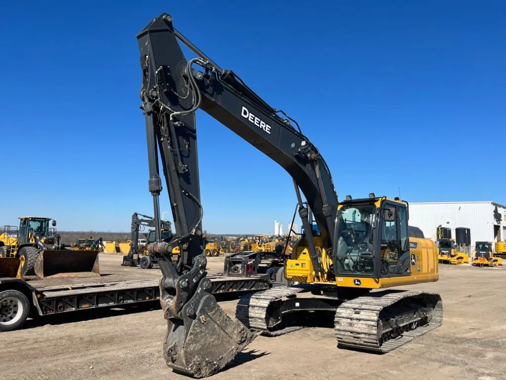 2022 John Deere 210GLC