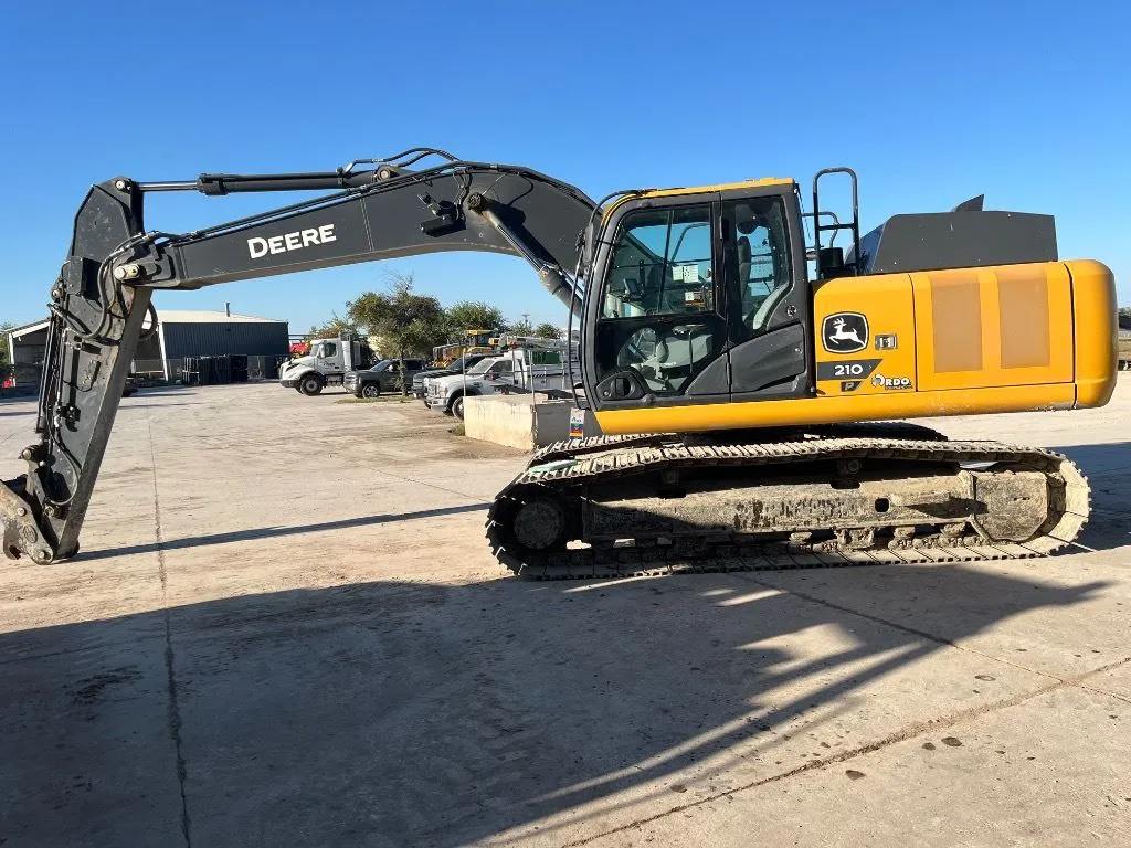 2023 John Deere 210P