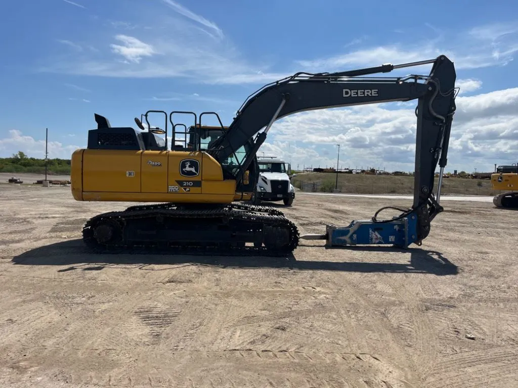 2023 John Deere 210P