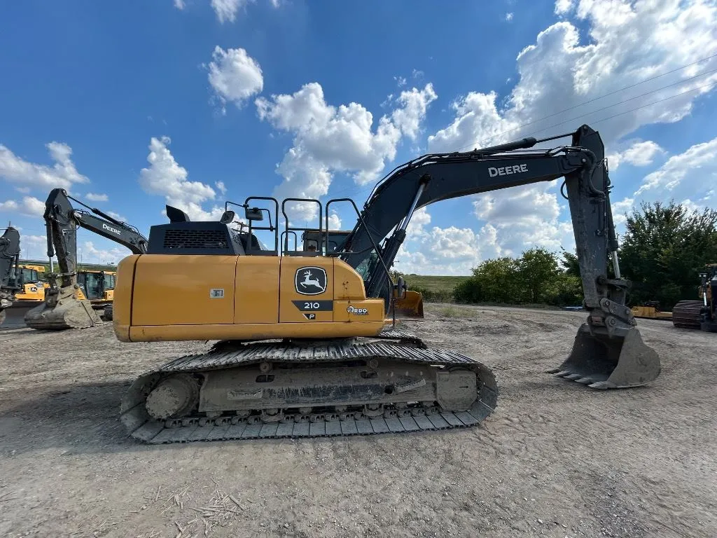 2024 John Deere 210P
