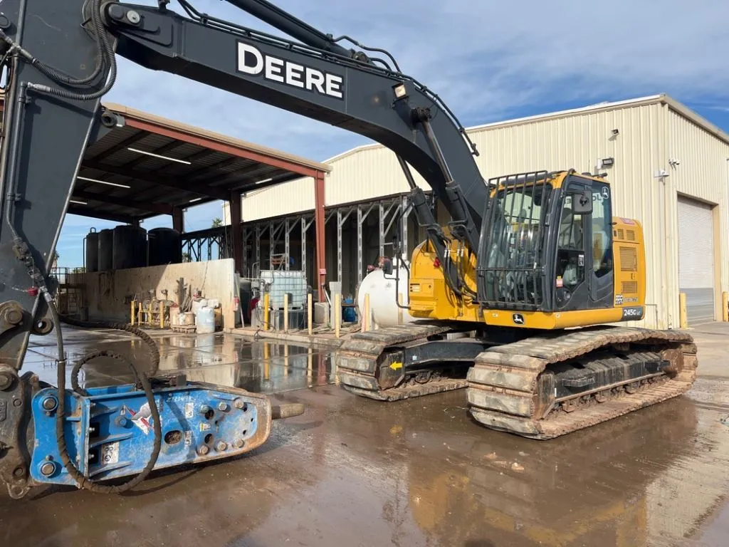 2021 John Deere 245G